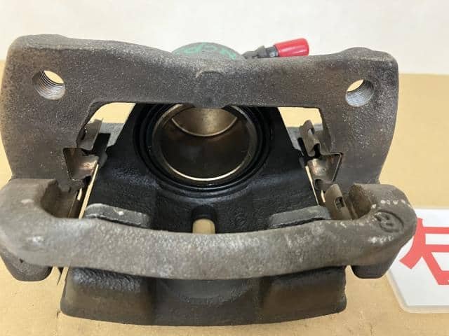 Front Right Caliper TOYOTA bB 2002 TA-NCP31 4773052020